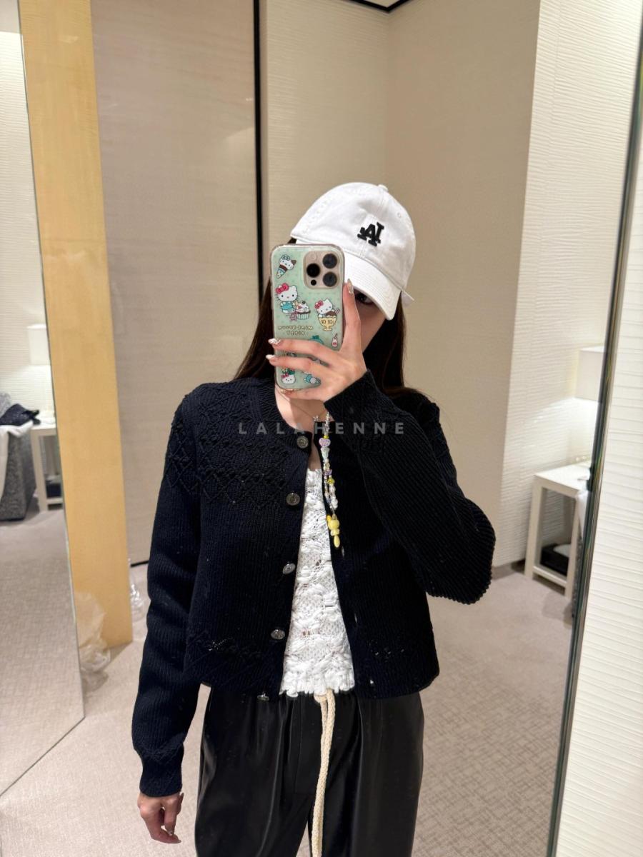 1741880648.39NbJYohUNxC3 216 1.jpg