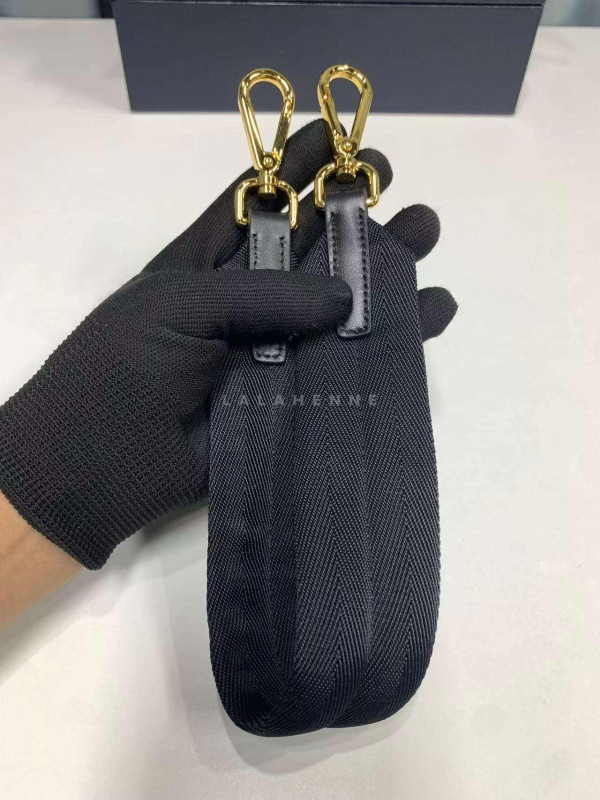 1765413609.7531oXawHluxLuImage_20251210213448_9841_14.jpg