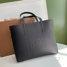 버버리 모티프 레더 토트백 블랙 32cm