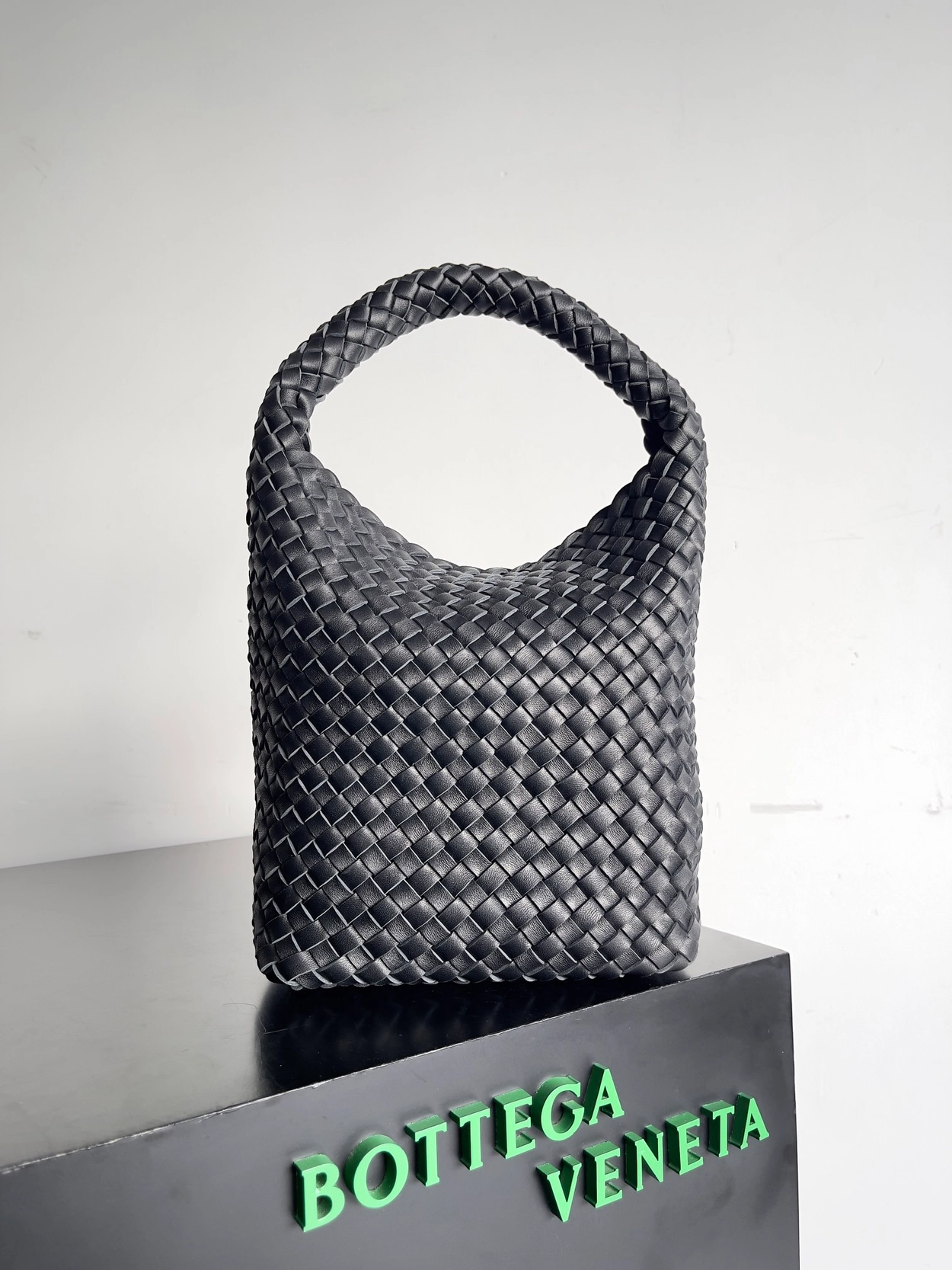 보테가베네타 24ss Cabat Bucket 스몰 까바 버킷백