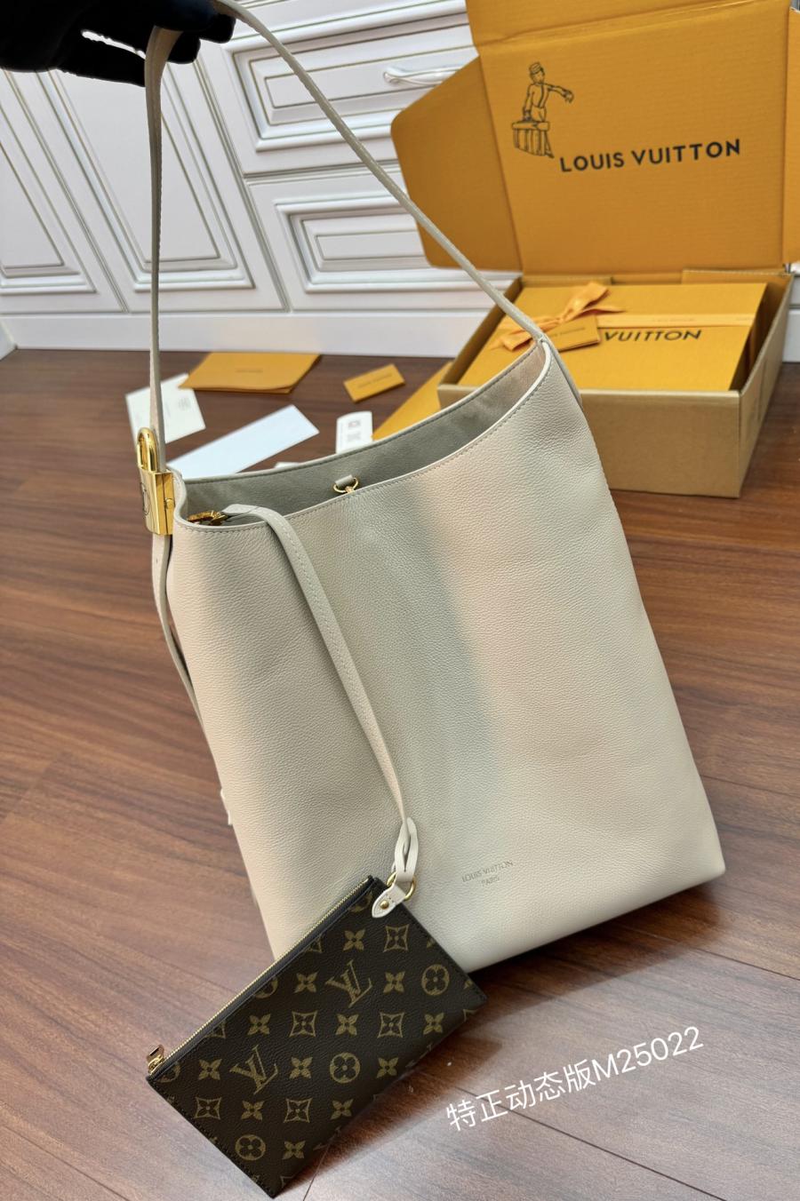 루이비통 로우키 호보백 MM M25022