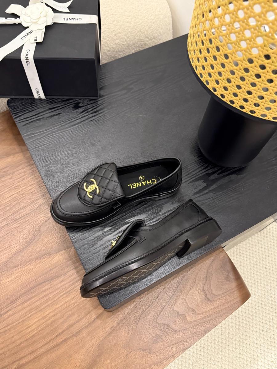 샤넬 26 모카신 턴락 로퍼