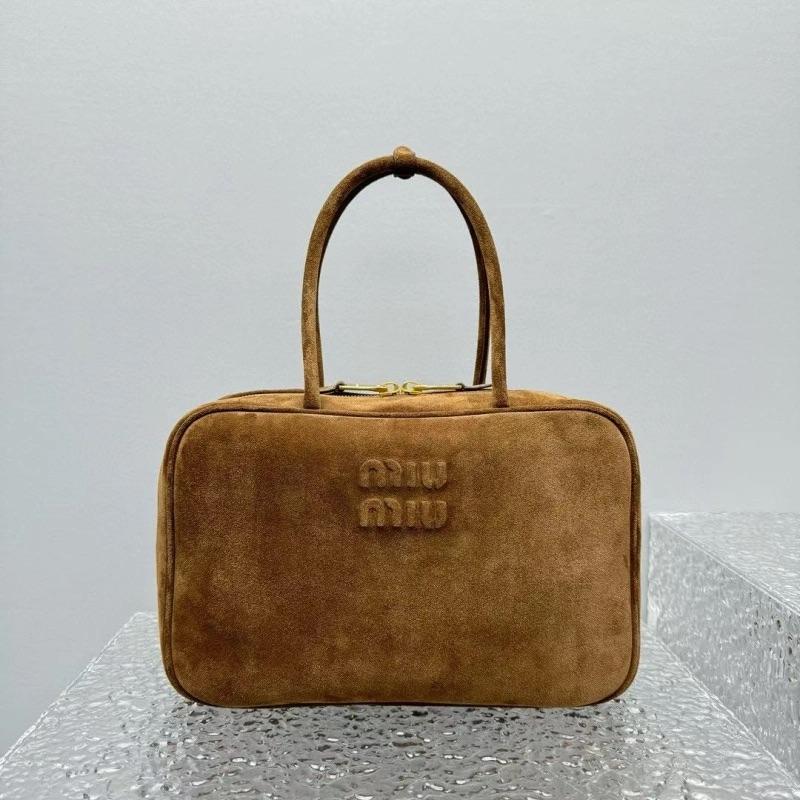 미우미우 스웨이드 보백 라지 34cm