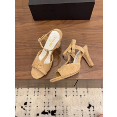 샤넬 26C T 스트랩 스웨이드 샌들 7.5cm 