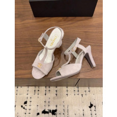 샤넬 26C T 스트랩 스웨이드 샌들 7.5cm 