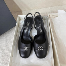 샤넬 26C CC장식 투톤 펌프스 8cm