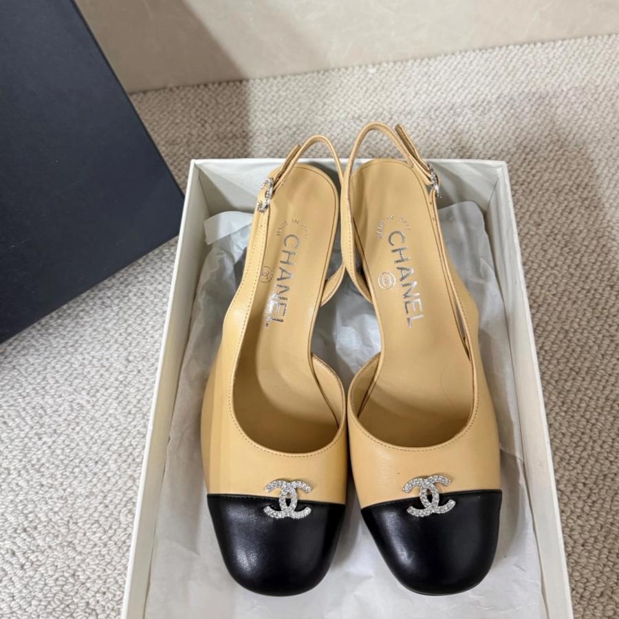 샤넬 26C CC장식 투톤 펌프스 8cm