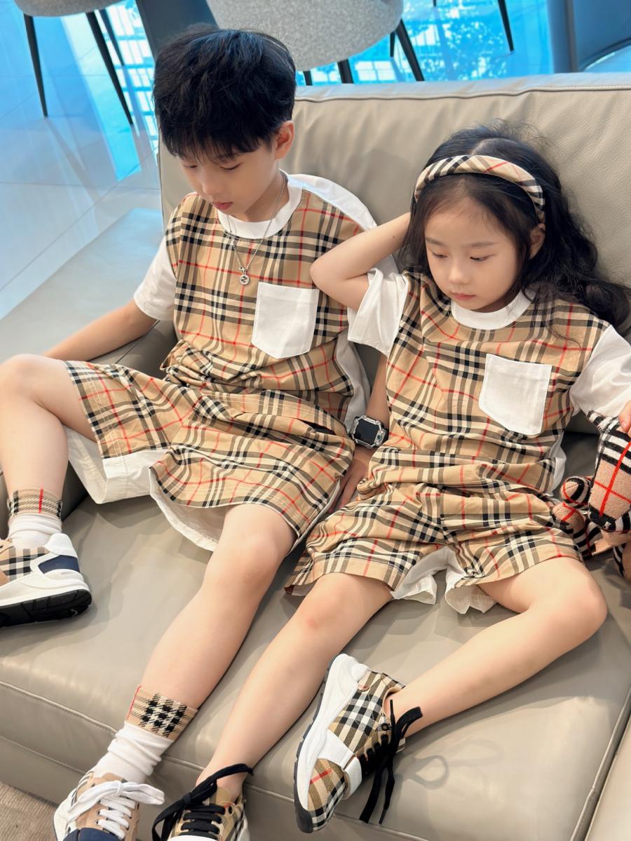 버버리 키즈 상하의 셋업