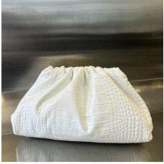보테가베네타 만두백 크로스백 40cm 화이트 크로커다일