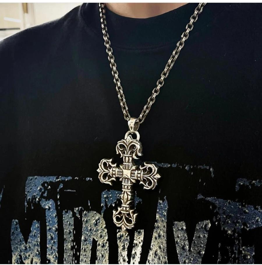 크롬하츠 빅 크로스 펜던트 목걸이