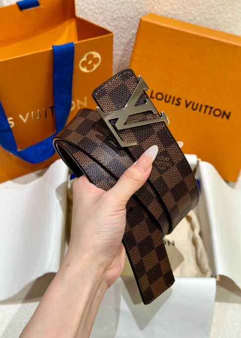 LOUIS VUITTON 루이비통 LV 이니셜 40mm 리버서블 벨트