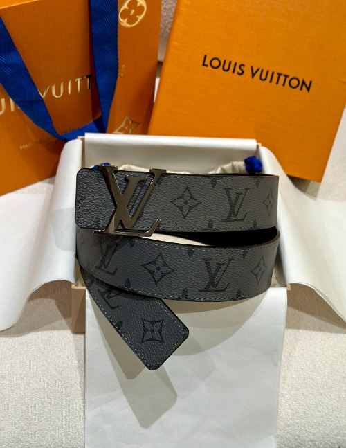 LOUIS VUITTON 루이비통 LV 이니셜 40mm 리버서블 벨트
