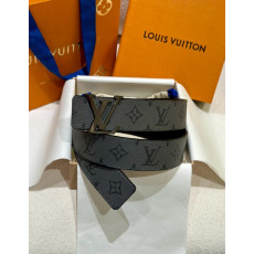 LOUIS VUITTON 루이비통 LV 이니셜 40mm 리버서블 벨트