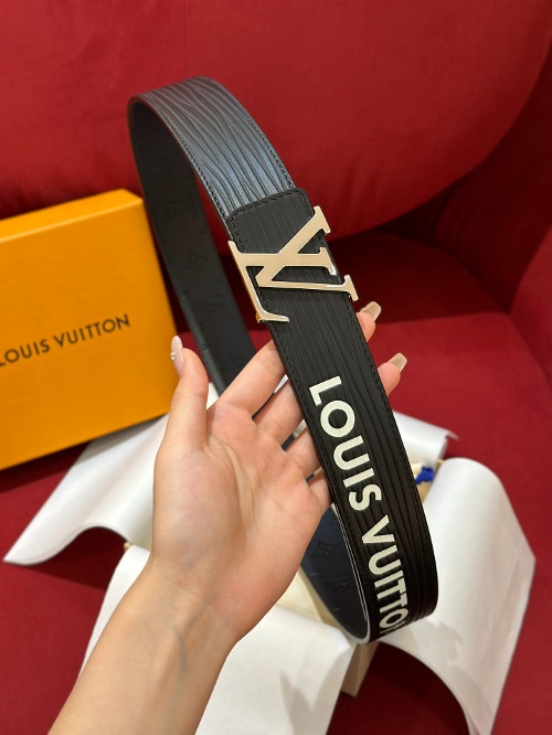 LOUIS VUITTON 루이비통 LV 이니셜 40mm 리버서블 벨트