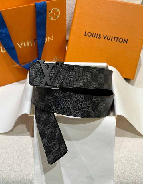 LOUIS VUITTON 루이비통 LV 이니셜 40mm 리버서블 벨트