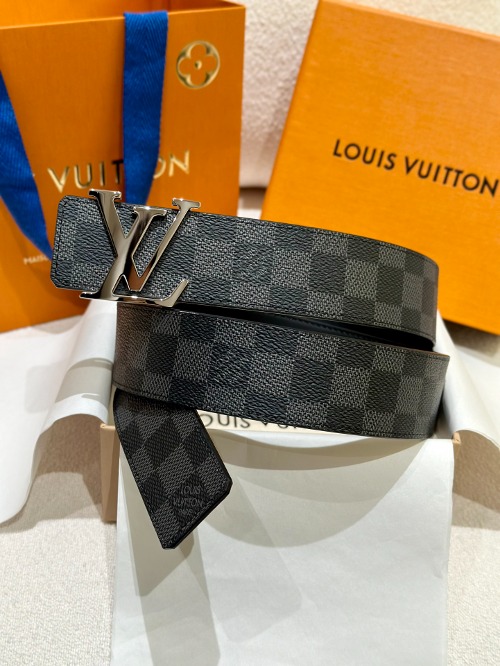 LOUIS VUITTON 루이비통 LV 이니셜 40mm 리버서블 벨트