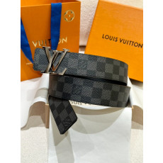LOUIS VUITTON 루이비통 LV 이니셜 40mm 리버서블 벨트