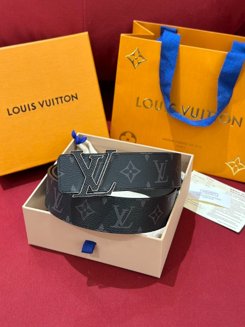 LOUIS VUITTON 루이비통 LV 이니셜 40mm 리버서블 벨트