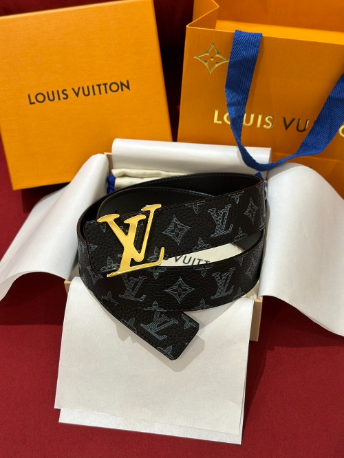 LOUIS VUITTON 루이비통 LV 이니셜 40mm 리버서블 벨트