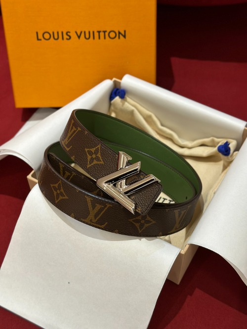 LOUIS VUITTON 루이비통 LV 이니셜 30mm 리버서블 벨트