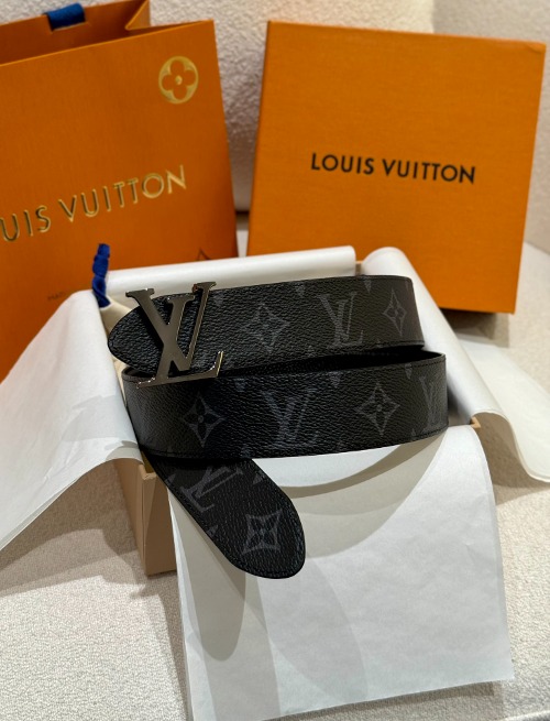 LOUIS VUITTON 루이비통 LV 이니셜 40MM 리버시블 벨트