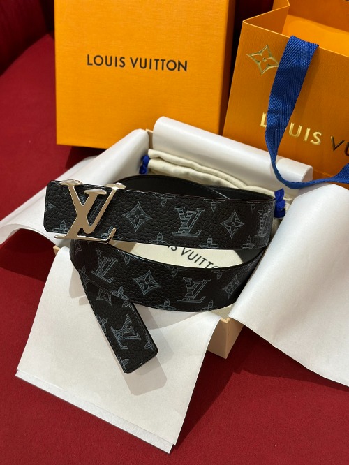 LOUIS VUITTON 루이비통 LV 이니셜 40mm 리버서블 벨트