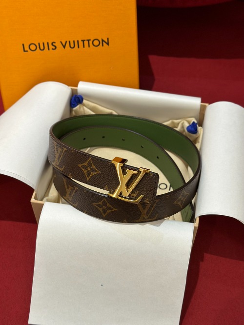 LOUIS VUITTON 루이비통 LV 이니셜 30mm 리버서블 벨트