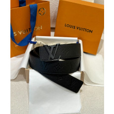 LOUIS VUITTON 루이비통 LV 이니셜 40MM 매트 블랙 벨트