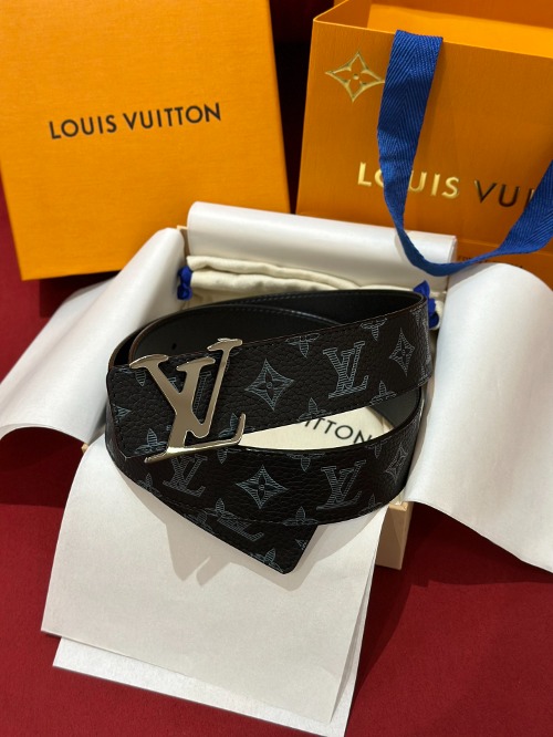 LOUIS VUITTON 루이비통 LV 이니셜 40mm 리버서블 벨트
