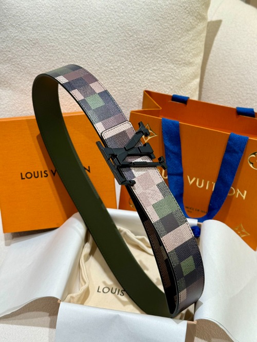 LOUIS VUITTON 루이비통 LV 이니셜 40mm 리버서블 벨트