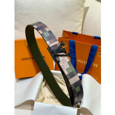 LOUIS VUITTON 루이비통 LV 이니셜 40mm 리버서블 벨트