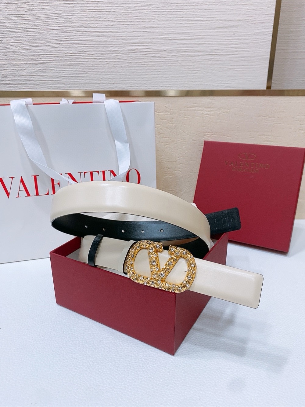 발렌티노 V로고 SIGNATURE 버클 벨트 [3.0cm]