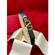 VALENTINO 발렌티노 VLogo Signature 30 리버서블 레더 벨트 5W2T0T15ZFRC34
