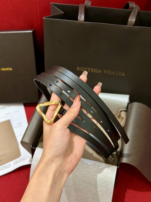 BOTTEGA VENETA 보테가 트라이앵글 더블 스트랩 벨트 709333