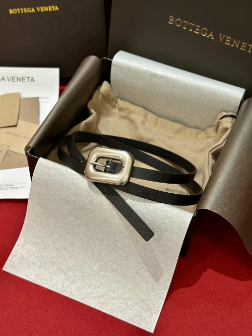 BOTTEGA VENETA 보테가 여성 체인 링크 벨트 715855