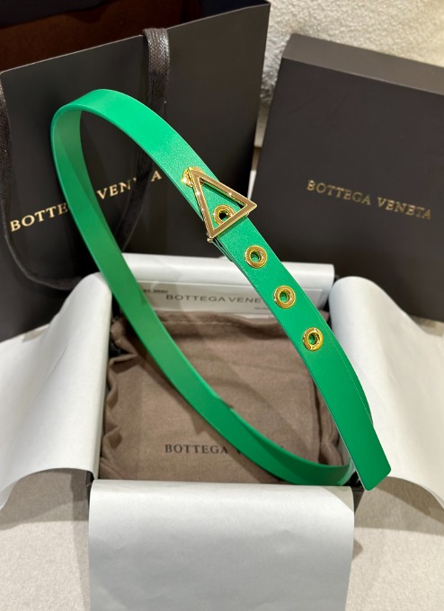 BOTTEGA VENETA 보테가 트라이앵글 레더 여성 벨트