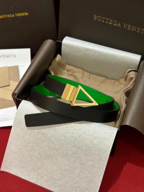 BOTTEGA VENETA 보테가 트라이앵글 버클 레더 벨트