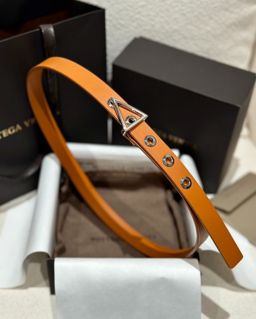 BOTTEGA VENETA 보테가 트라이앵글 레더 여성 벨트