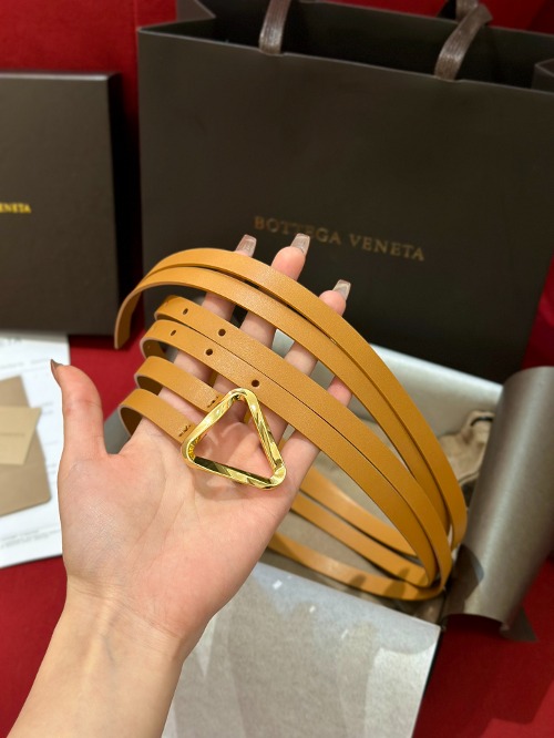 BOTTEGA VENETA 보테가 트라이앵글 더블 스트랩 벨트 709333