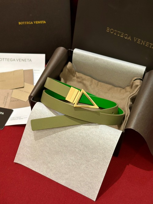 BOTTEGA VENETA 보테가 트라이앵글 버클 레더 벨트
