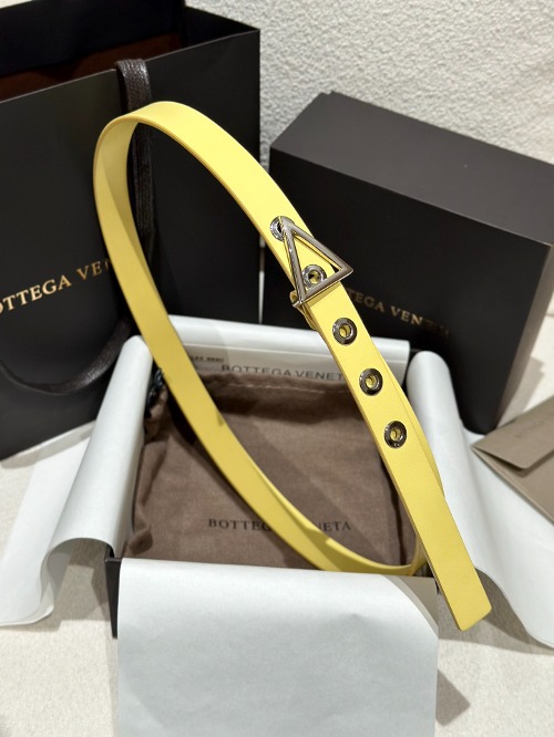 BOTTEGA VENETA 보테가 트라이앵글 레더 여성 벨트