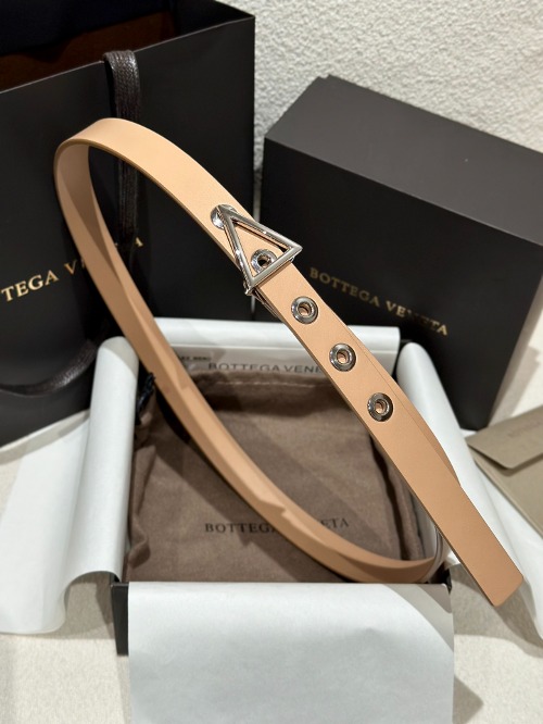 BOTTEGA VENETA 보테가 트라이앵글 레더 여성 벨트