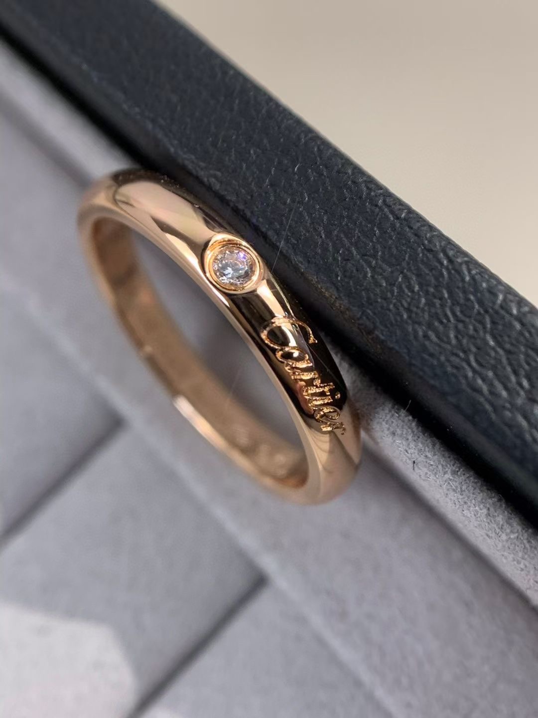 Cartier 로즈 골드 솔리테어 레터 링