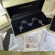 Van Cleef 크리스마스 한정판 컬러 페터라이트 팔찌
