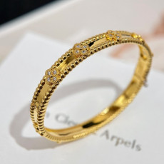 Van Cleef & Arpels 뻬를리 스위트 클로버 브레이슬릿 팔찌