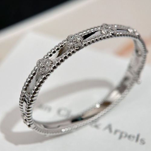 Van Cleef & Arpels 뻬를리 스위트 클로버 브레이슬릿 팔찌