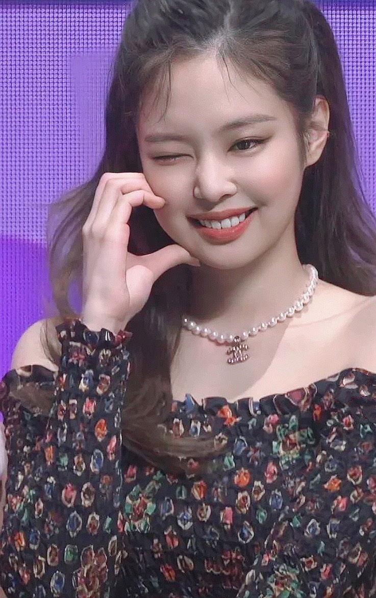샤넬 신상? 진주 이니셜 목걸이
