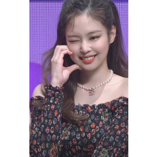 샤넬 신상? 진주 이니셜 목걸이