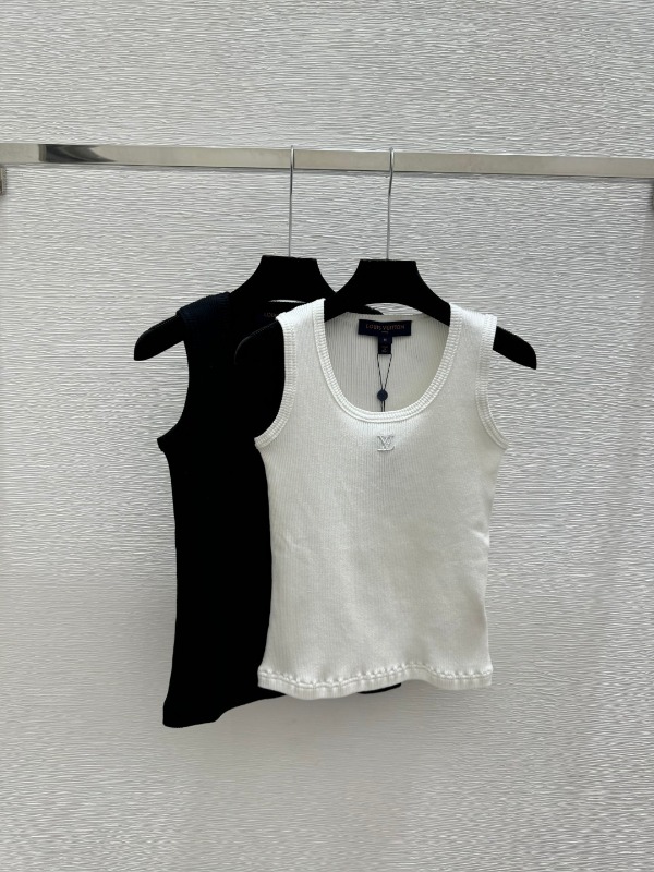 루이비통 이른봄 신상 민소매