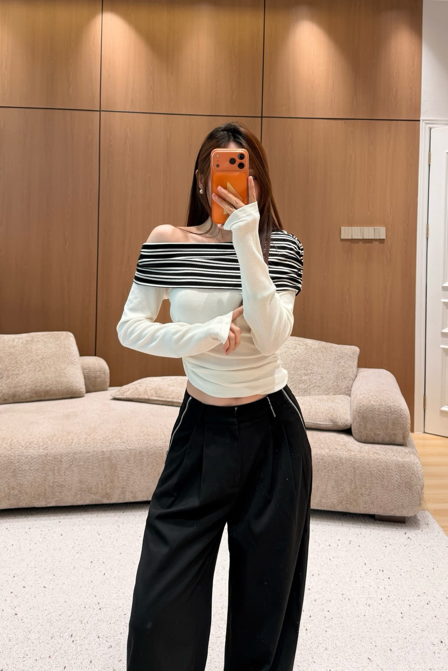 샤넬 2026 초가을 신상 오프숄더 긴팔
